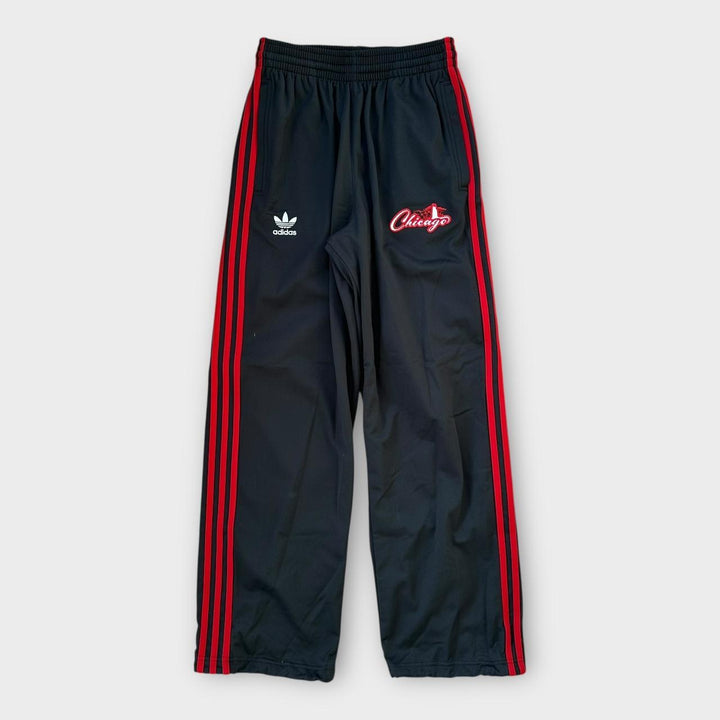 Baggy Adidas Jogginghose - klein (elastisch mit Kordelzug)