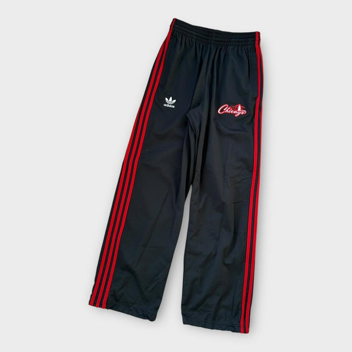 Baggy Adidas Jogginghose - klein (elastisch mit Kordelzug)