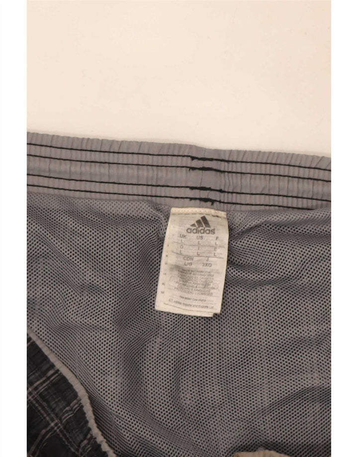 Adidas Herren-Sportshorts, großes grau kariertes Polyester