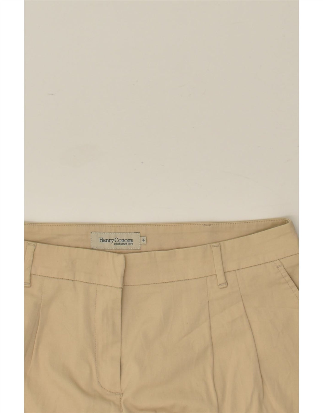 HENRY COTTONS Womens Chino Shorts IT 44 Medium W34  Beige Cotton | Vintage Henry Cottons | Thrift | Second-Hand Henry Cottons | Used Clothing | Messina Hembry 