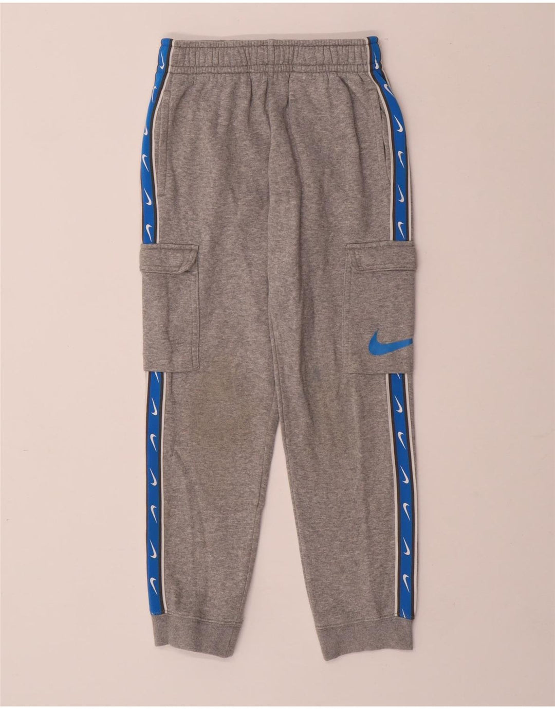 NIKE Jungen-Trainingsanzug mit Grafik, Jogginghose, 8–9 Jahre, Größe S, Grau
