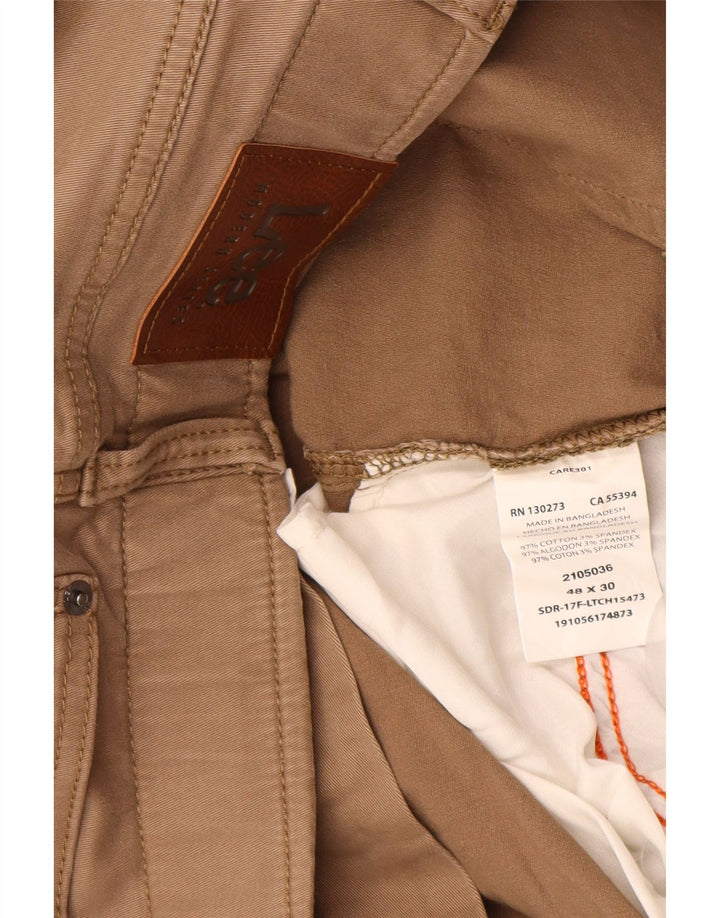 LEE Herren Extreme Motion Straight Tapered Freizeithose W48 L30 Beige