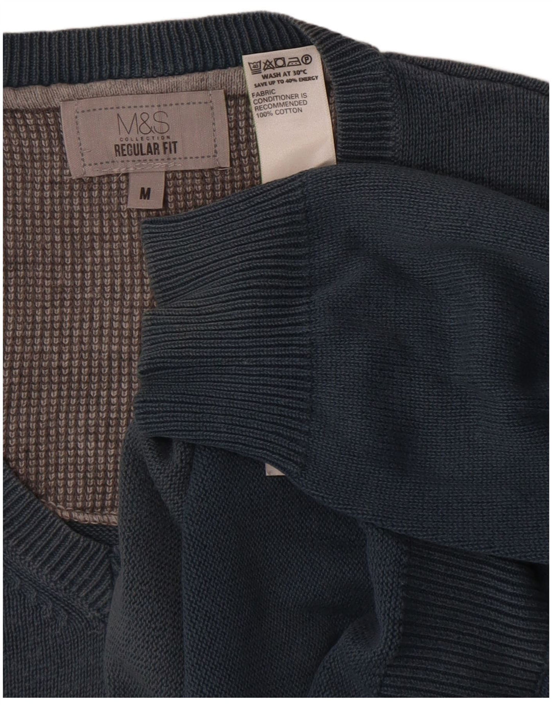 Marks & Spencer Herren-Pullover mit normaler Passform und V-Ausschnitt aus mittelblauer Baumwolle