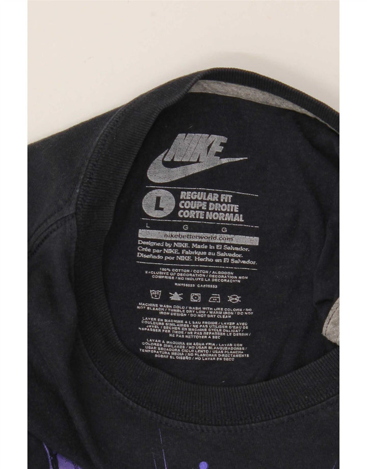 Nike Herren-T-Shirt mit normaler Passform, Grafik, Größe L, Schwarz, Baumwolle