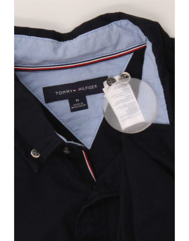 Tommy Hilfiger Herrenhemd aus mittelblauer Baumwolle in Marineblau