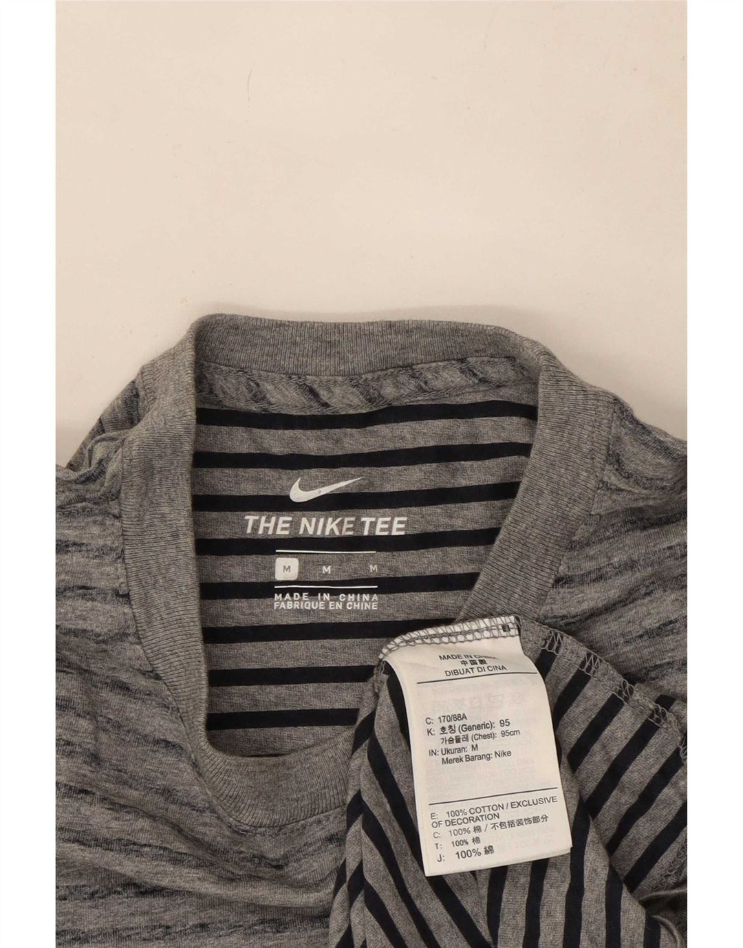 Nike Herren-T-Shirt aus mittelgrauer, gestreifter Baumwolle