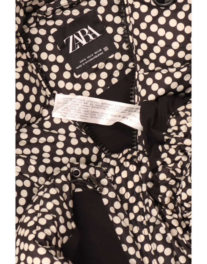 Zara Damen-Jacke mit Kapuze, übergroß, wattiert, Gr. 10, Größe S, Schwarz, gepunktet
