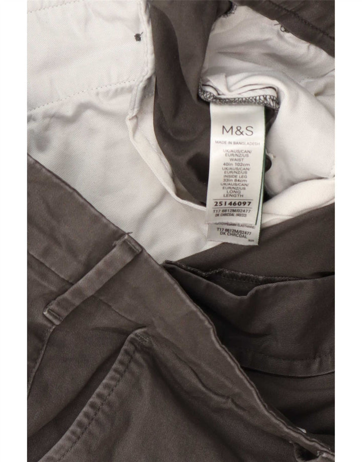 Marks & Spencer Herren-Chinohose mit normaler Passform, W40 L33, graue Baumwolle