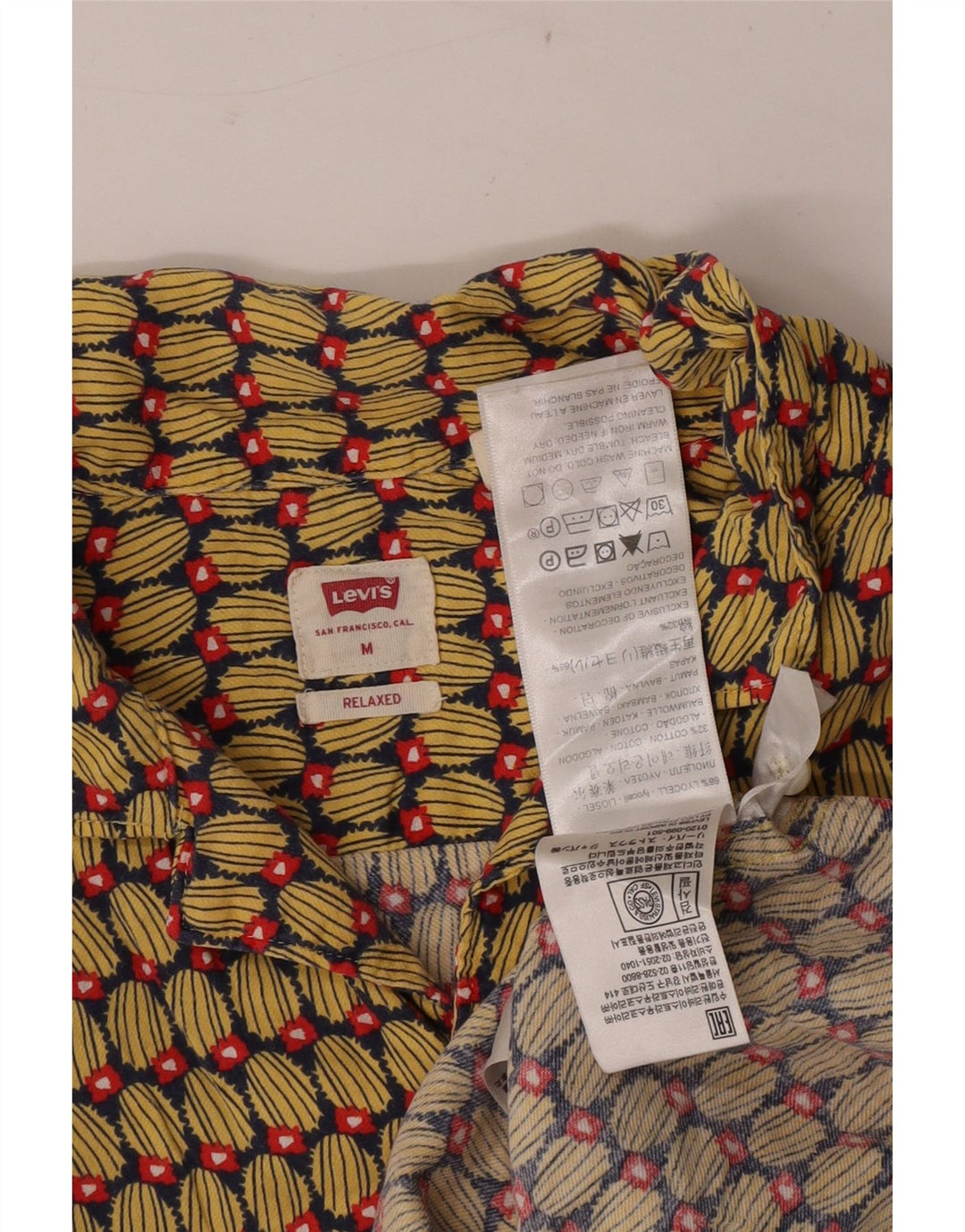 Levi's Herren-Kurzarmhemd mit abstraktem Muster, mittelgelbes Lyocell