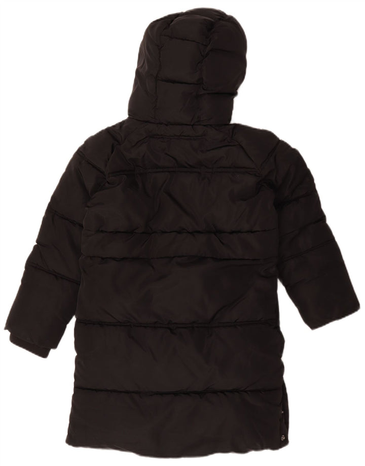 Ted Baker Wattierter Mantel mit grafischer Kapuze für Mädchen, 7–8 Jahre, schwarzes Polyester