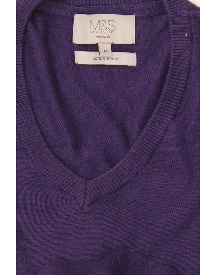 Marks & Spencer Herren-Pullover mit normaler Passform und V-Ausschnitt aus mittelvioletter Baumwolle