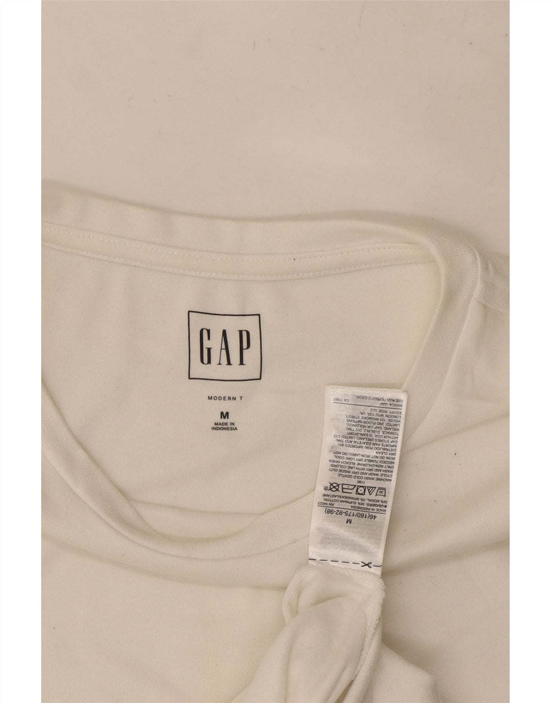 GAP Damen-T-Shirt mit moderner Passform, UK 12, mittelweiße Baumwolle