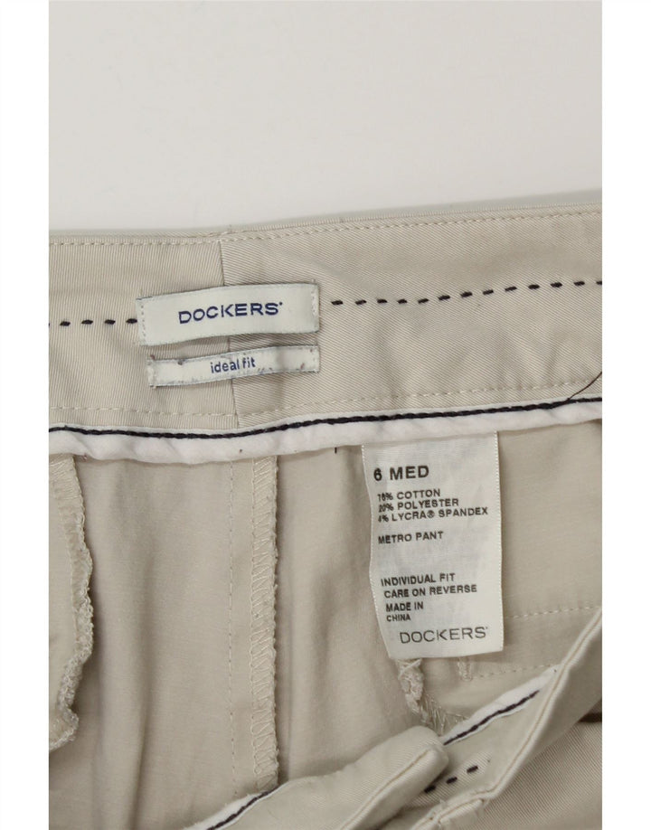 DOCKERS Damen-Freizeithose mit idealer Passform, US 6, Mittel, W28, L30, Beige