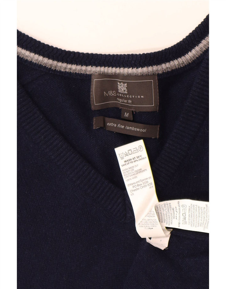 MARKS & SPENCER Herren-Pullover mit normaler Passform und V-Ausschnitt in mittlerem Marineblau