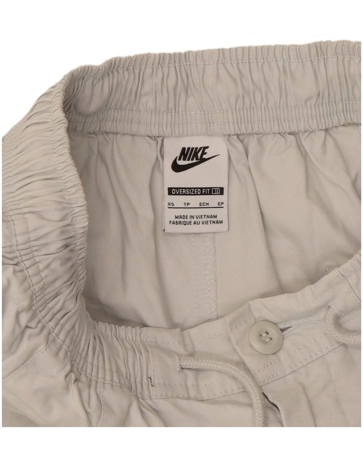 Nike Herren-Chinoshorts mit übergroßen Pegged-Motiven, XS, W26, weiße Baumwolle