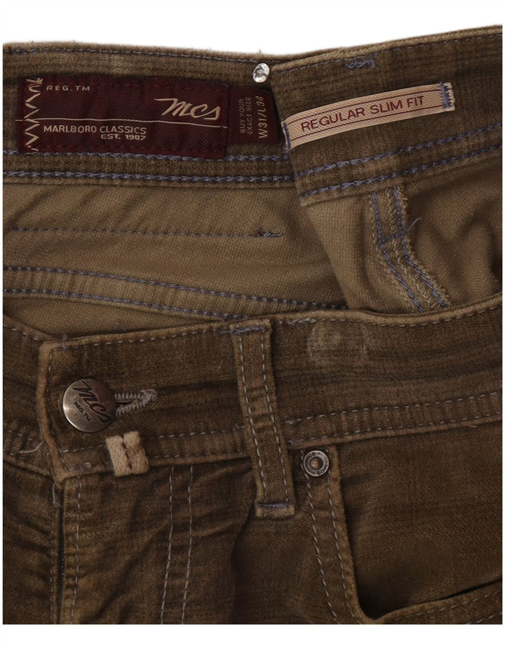 Marlboro Classics Herren-Freizeithose in normaler, schmaler Passform, W31, L34, Braun