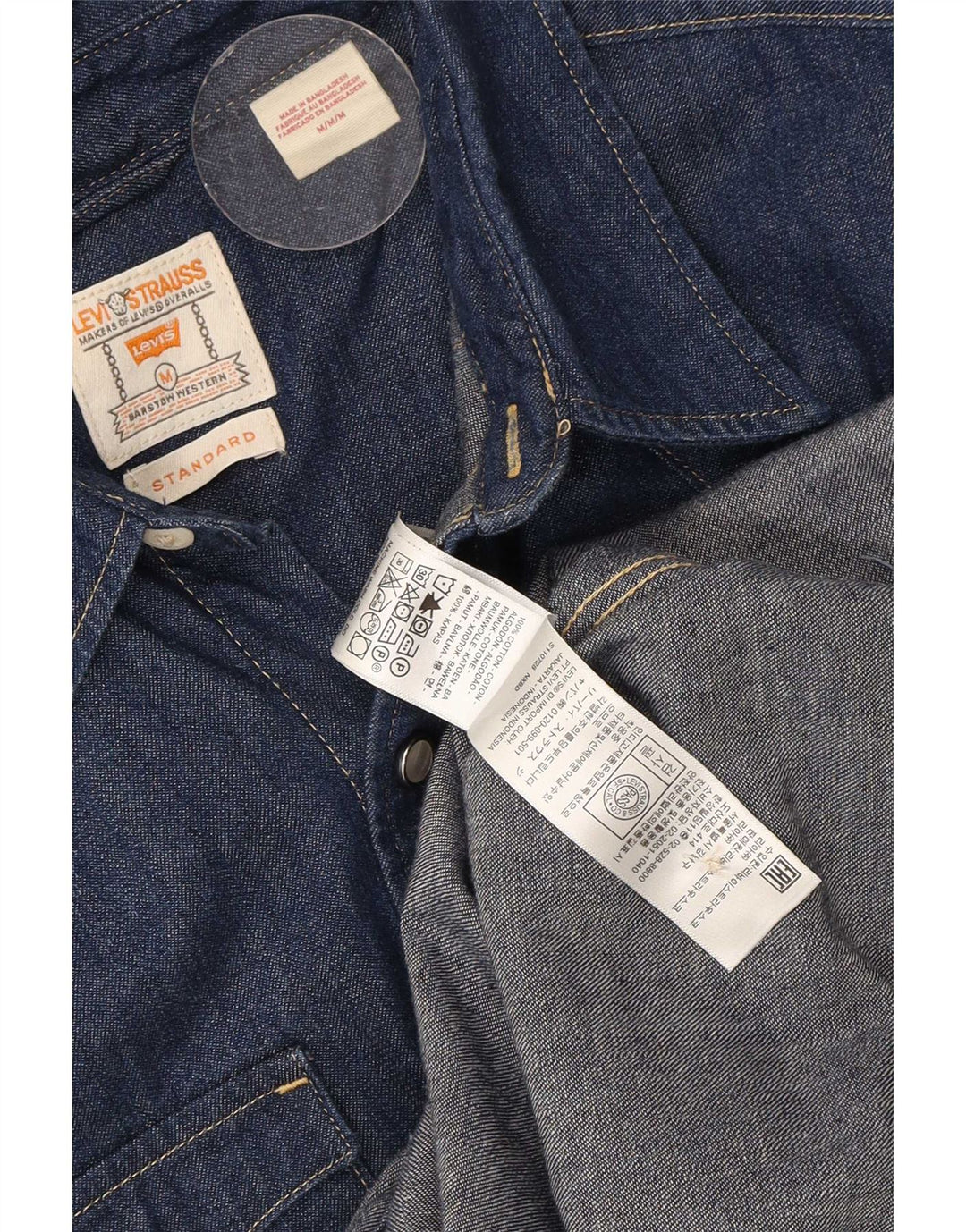 Levi's Herren-Jeanshemd aus mittelblauer Baumwolle in Marineblau
