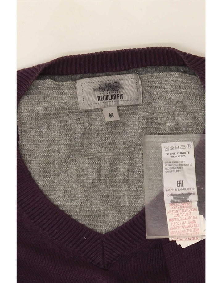 Marks & Spencer Herren-Pullover mit normaler Passform und V-Ausschnitt aus mittelvioletter Baumwolle