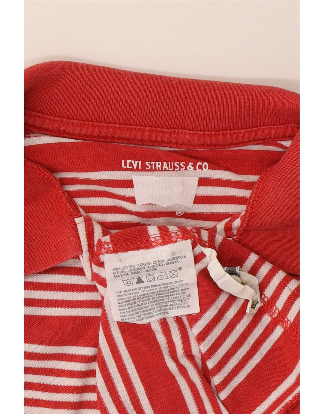 Levi's Herren-Poloshirt aus mittelroter, gestreifter Baumwolle