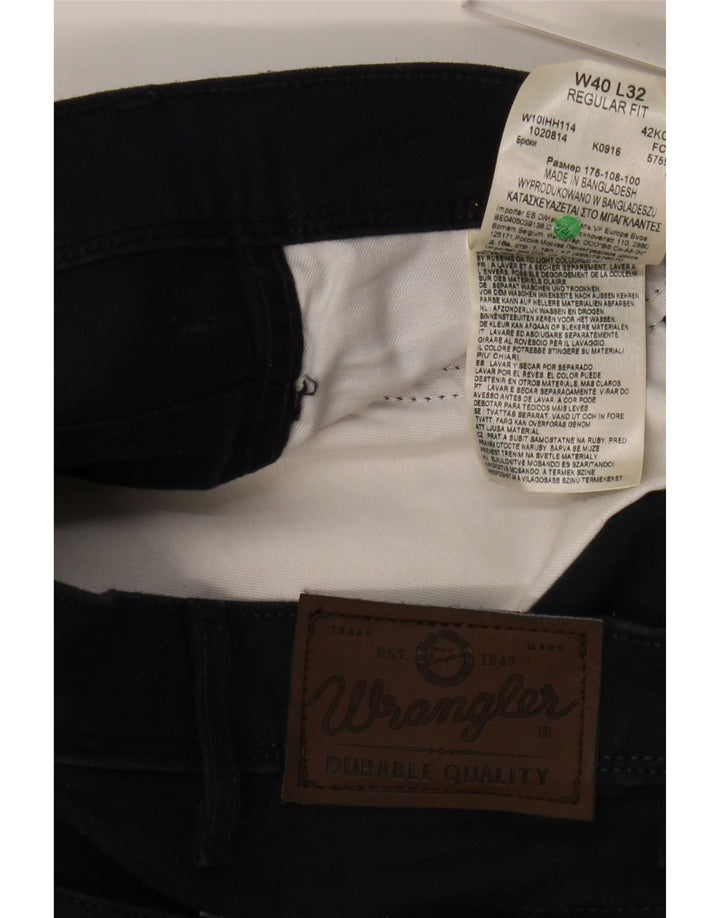 WRANGLER Herren-Freizeithose mit normaler Passform und gerader Passform, W40, L29, Marineblau