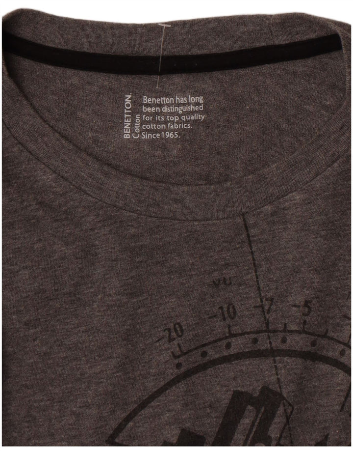 Benetton Herren Grafik-Oberteil, langärmelig, mittelgraue Baumwolle
