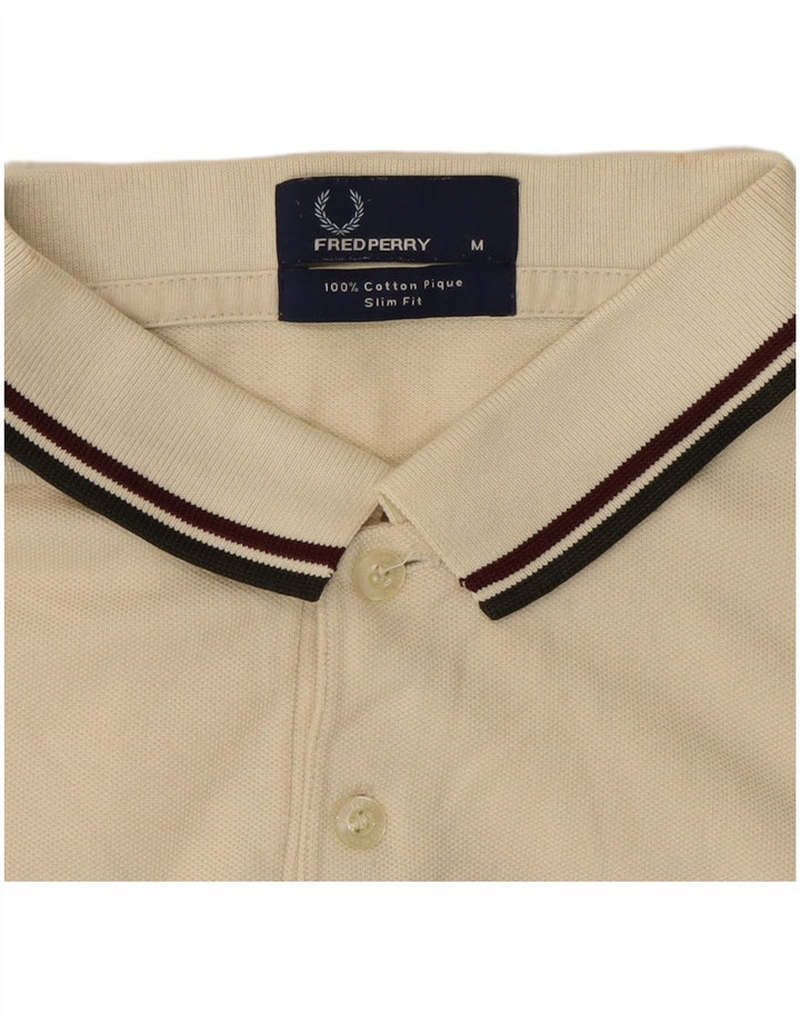 Fred Perry Herren-Poloshirt mit schmaler Passform, mittlere, cremefarbene Baumwolle