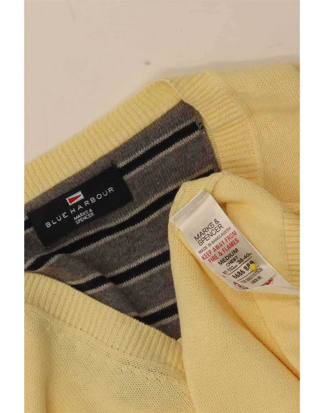 Marks & Spencer Herren Blauer Harbour-Pullover mit V-Ausschnitt Mittelgelb