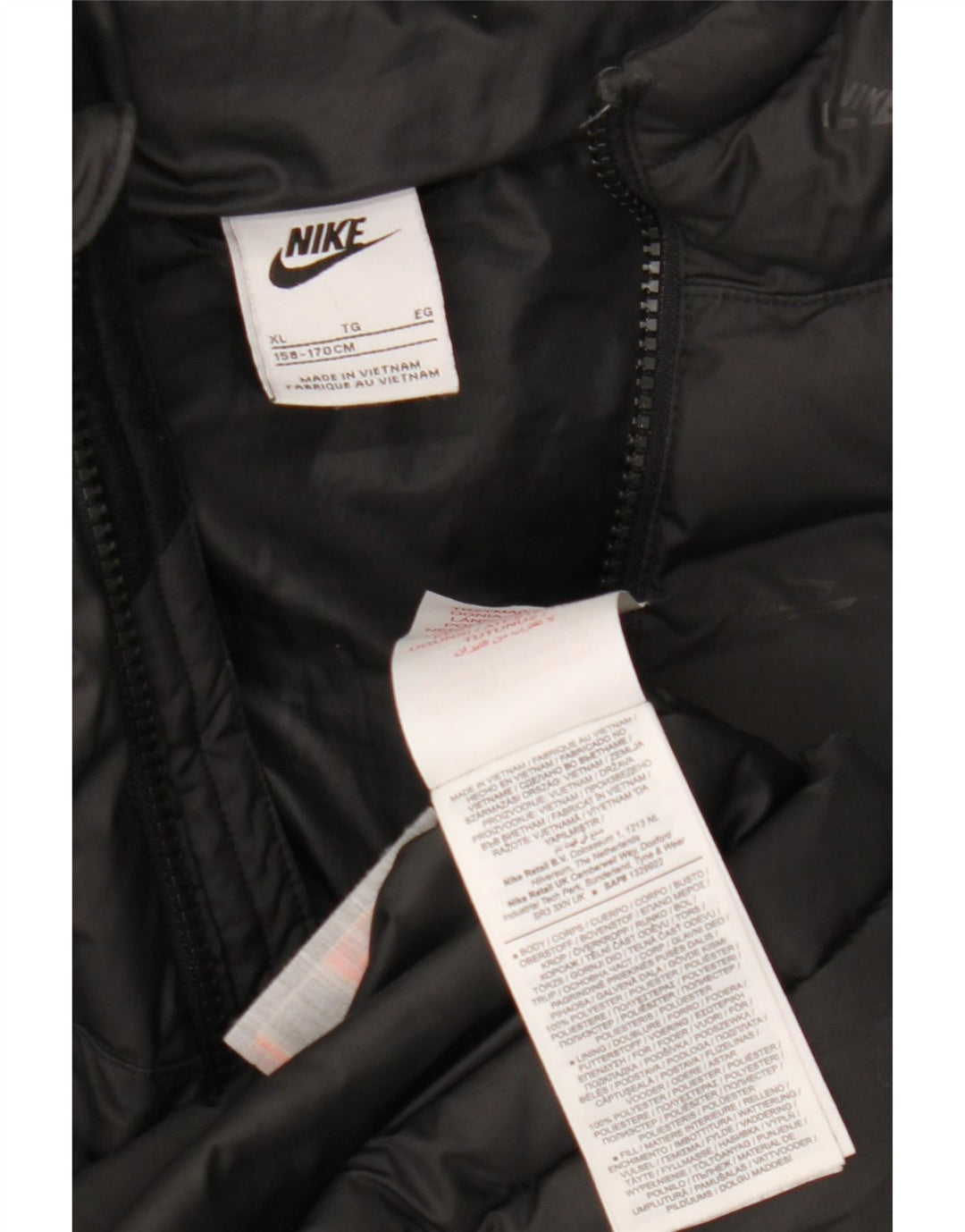 Nike Jungen gepolsterte Jacke mit grafischer Kapuze, 13–14 Jahre, XL, schwarzes Polyester