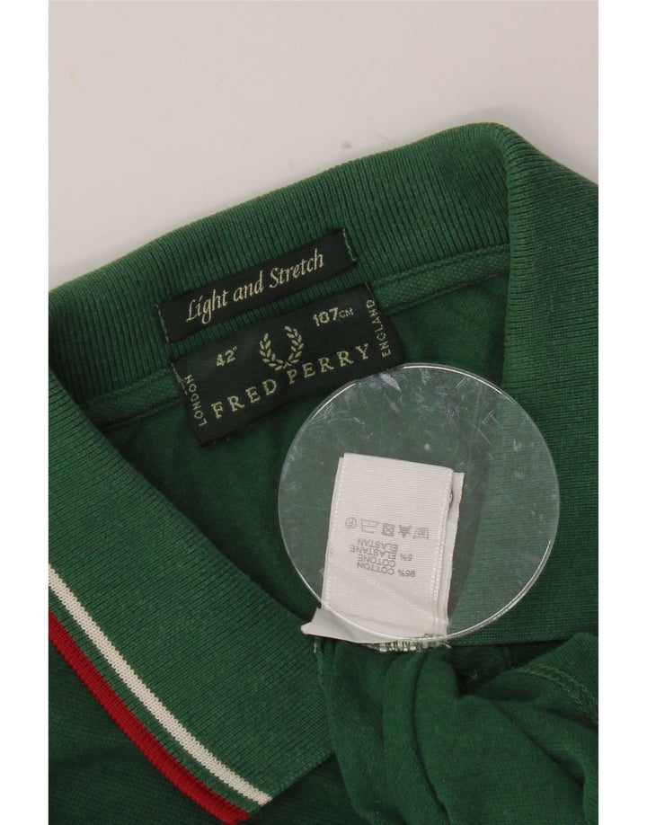 Fred Perry Herren-Poloshirt aus mittelgrün gestreifter Baumwolle