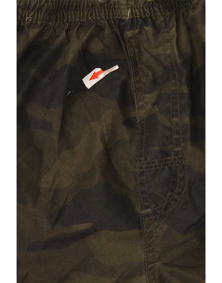 French Connection Herren-Badeshorts, klein, grünes Camouflage-Polyester