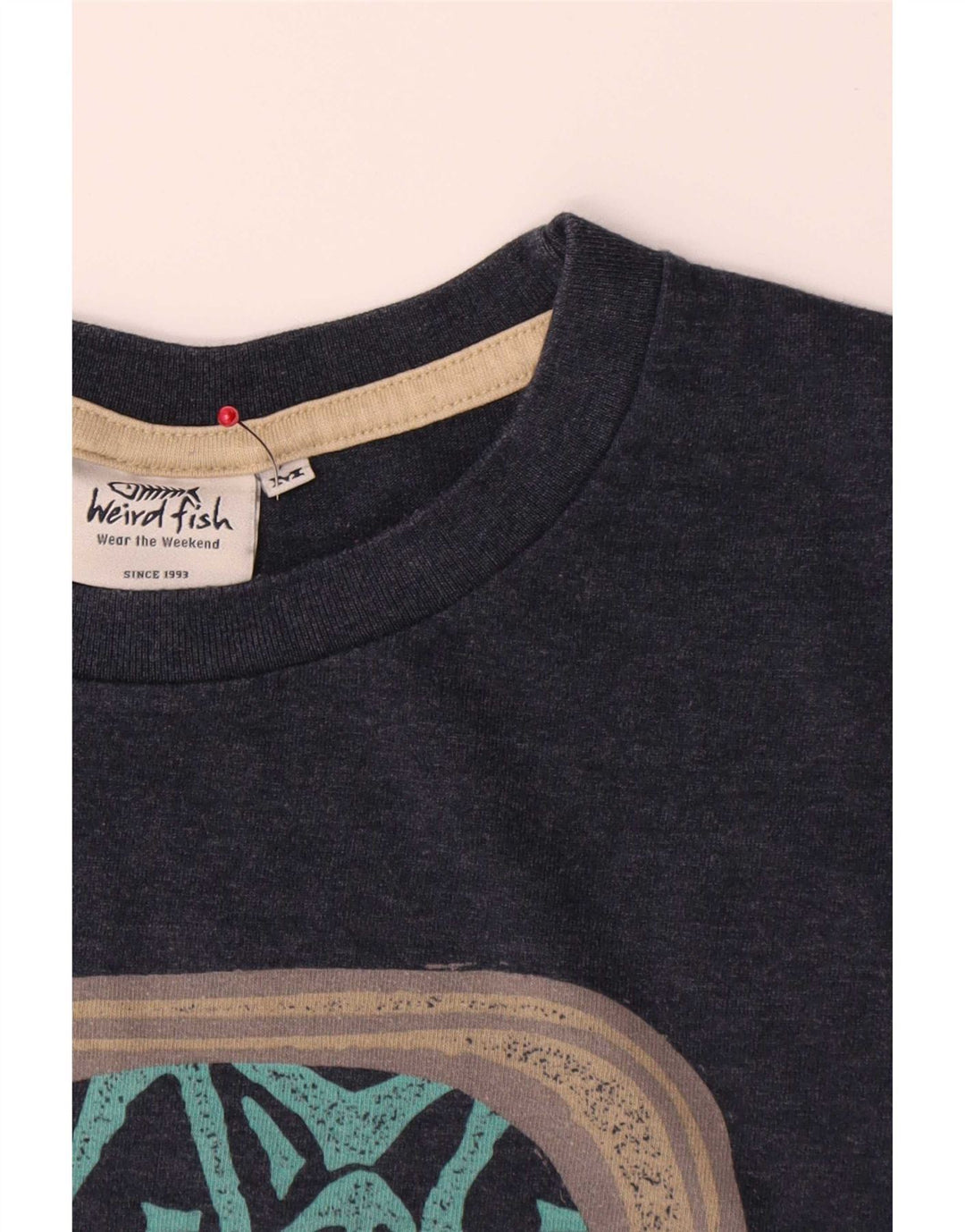 Weird Fish Herren-T-Shirt mit Grafik, mittlere Marineblau-Baumwolle