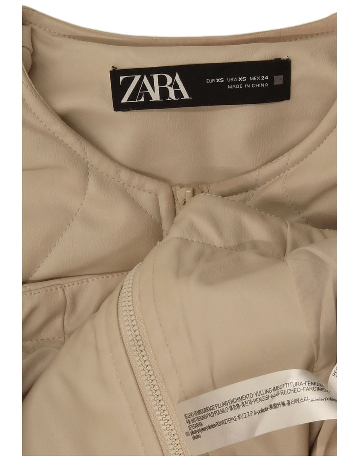 Zara Damen Übergroße Steppjacke aus Kunstleder UK 6 XS Beige Polyester