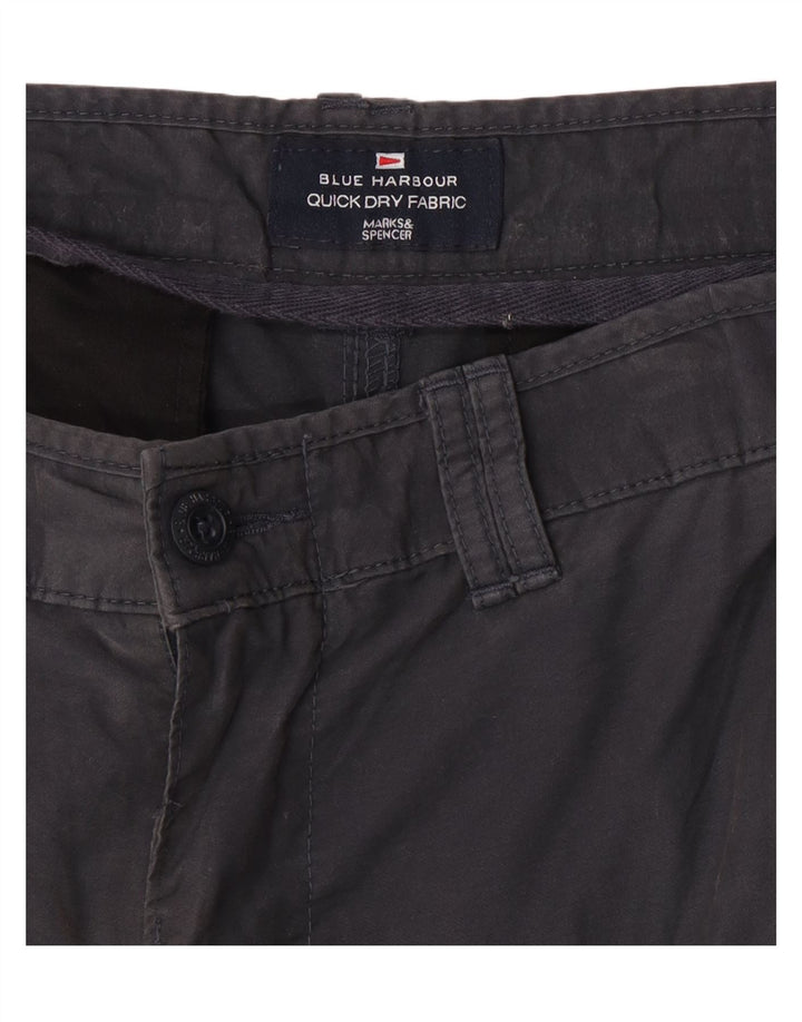 Marks & Spencer Herren Blue Harbor Cargo Bermuda Shorts W34 Large Grau