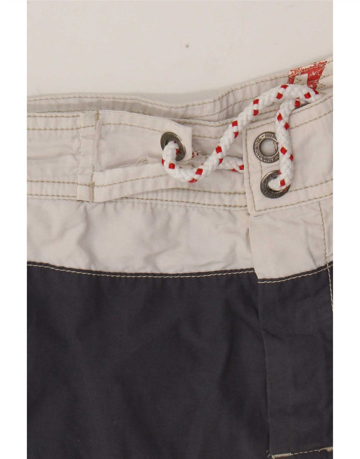 Murphy & Nye Herren-Badeshorts aus mittelweißer Colourblock-Baumwolle