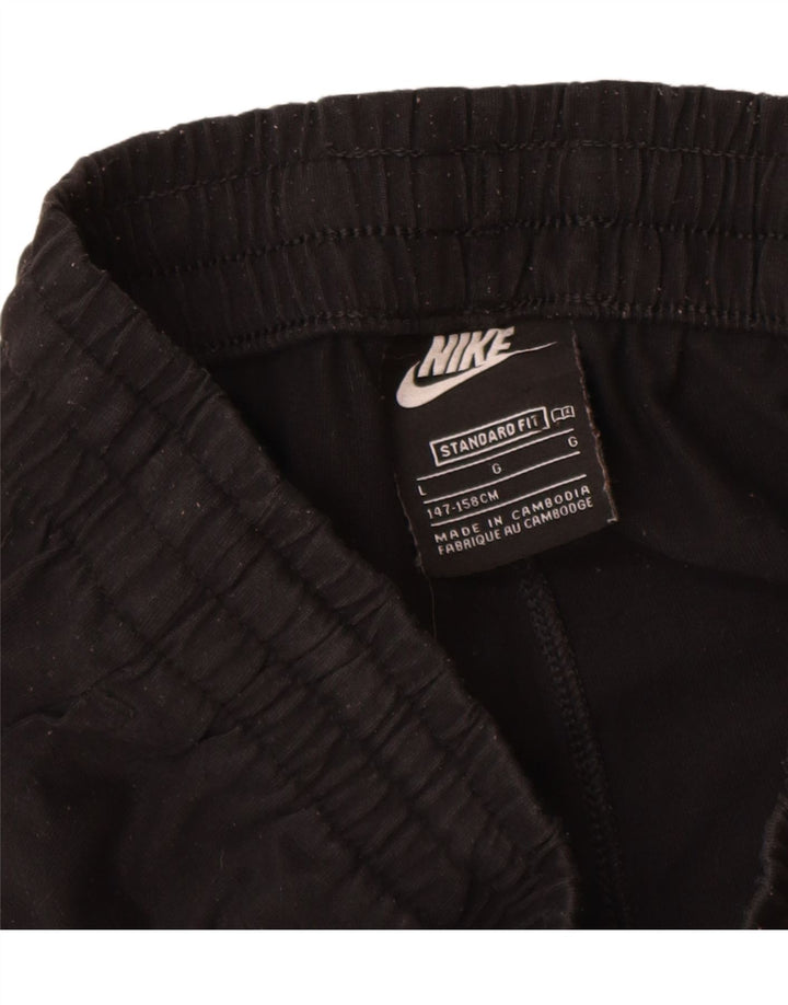 Nike Jungen-Sportshorts mit Standard-Passform, 12–13 Jahre, groß, schwarzes Polyester