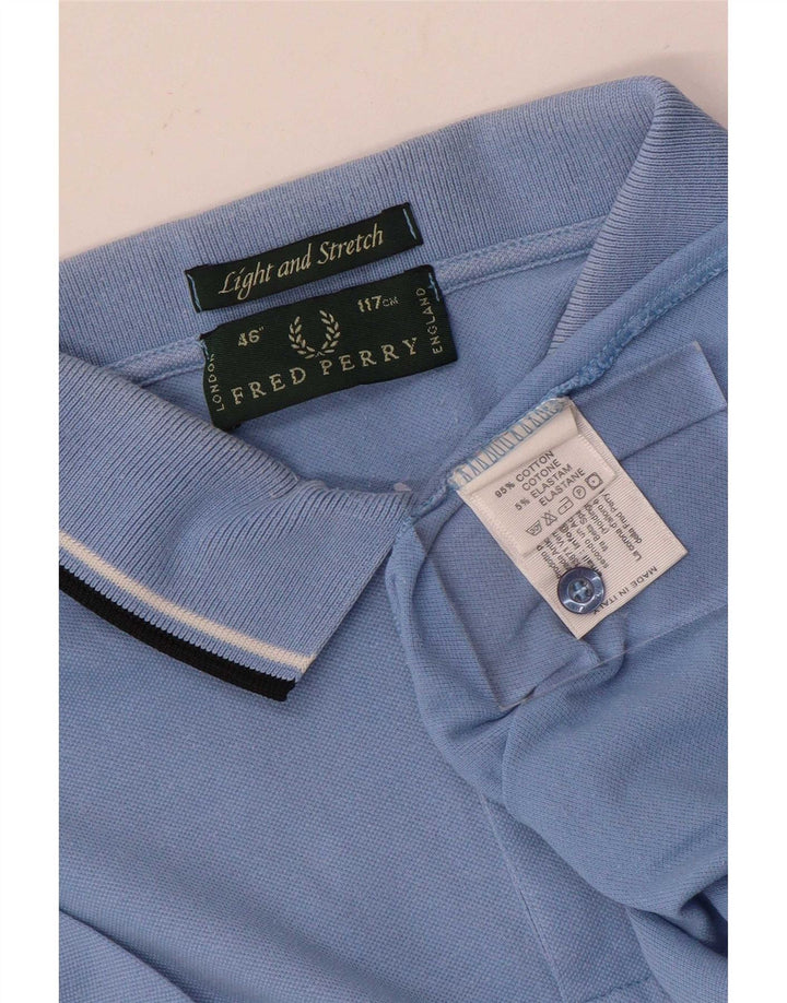 Leichtes und dehnbares Herren-Poloshirt von Fred Perry, Größe L, Blau