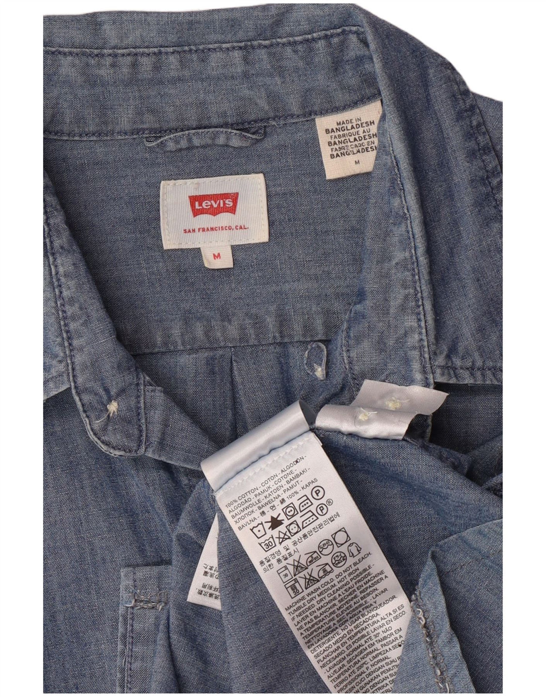 LEVI'S Herrenhemd aus mittelblauer Baumwolle