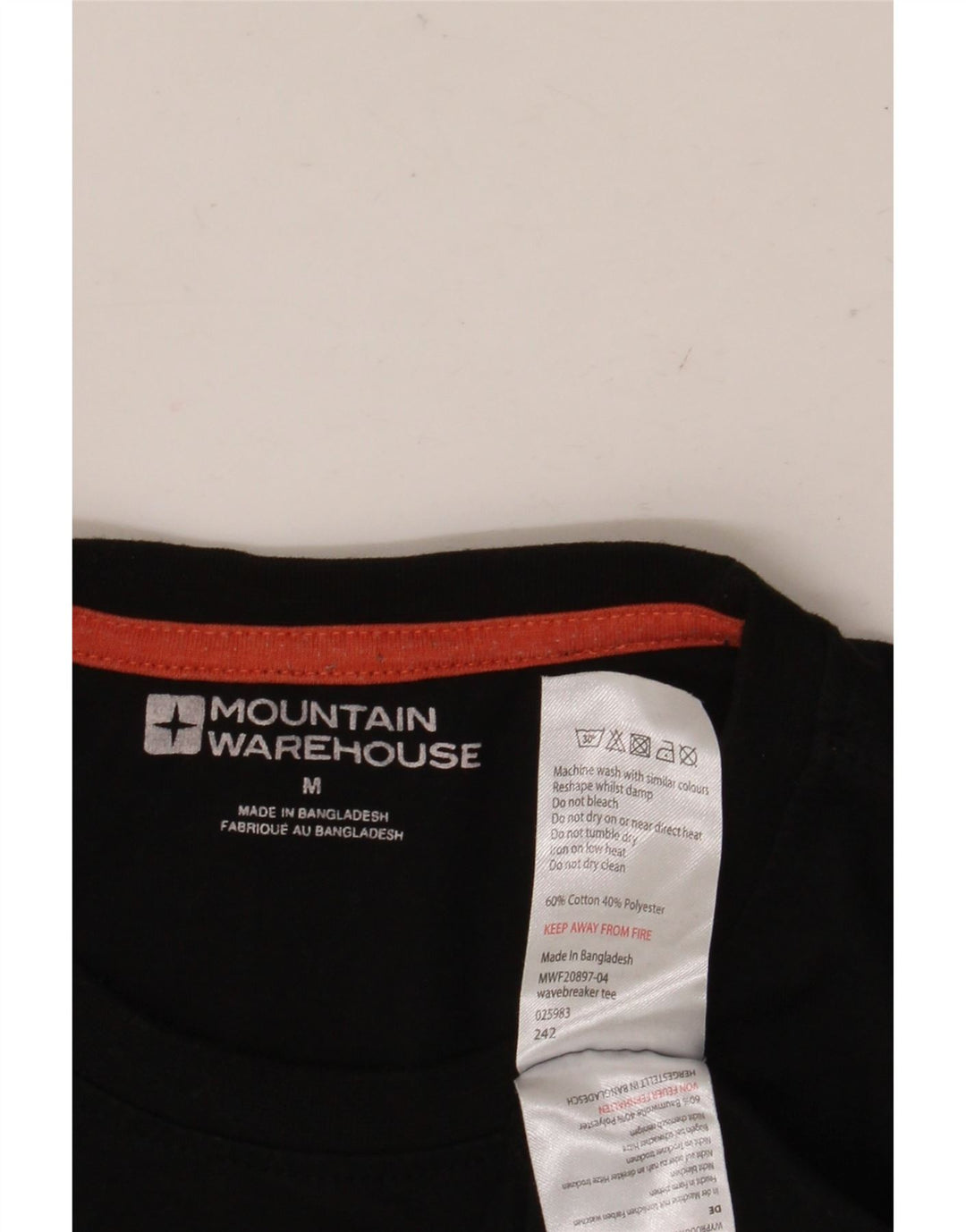 MOUNTAIN WAREHOUSE Herren-Grafik-T-Shirt aus mittelschwarzer Baumwolle