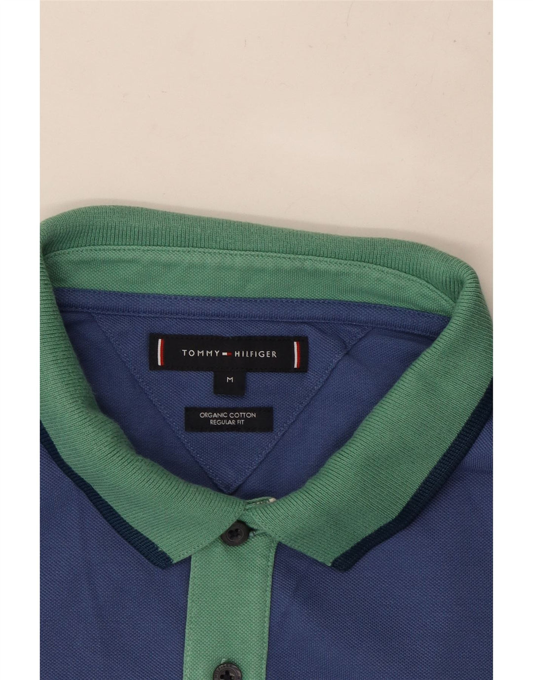 TOMMY HILFIGER Herren-Poloshirt mit normaler Passform, mittelblaue Baumwolle