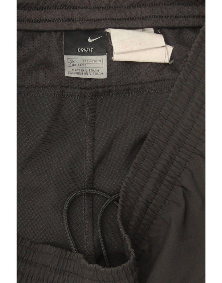 NIKE Boys Dri Fit Sport Shorts 13-14 Years XL Grey Polyester Vintage Nike and Second-Hand Nike from Messina Hembry 