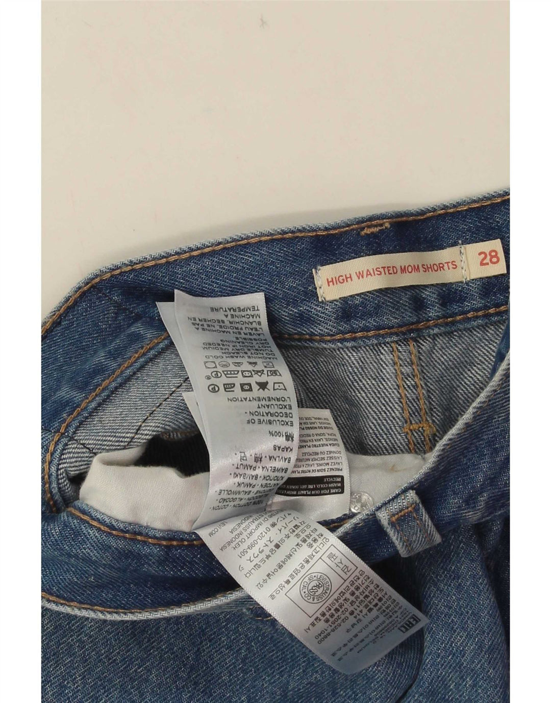 Levi's Damen Mom Denim-Shorts mit hoher Taille, W28, mittelblaue Baumwolle