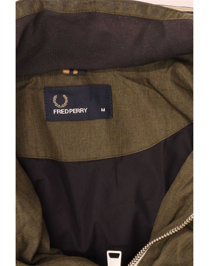 Fred Perry wattierte Herrenjacke mit Kapuze, UK 38, mittelkhaki
