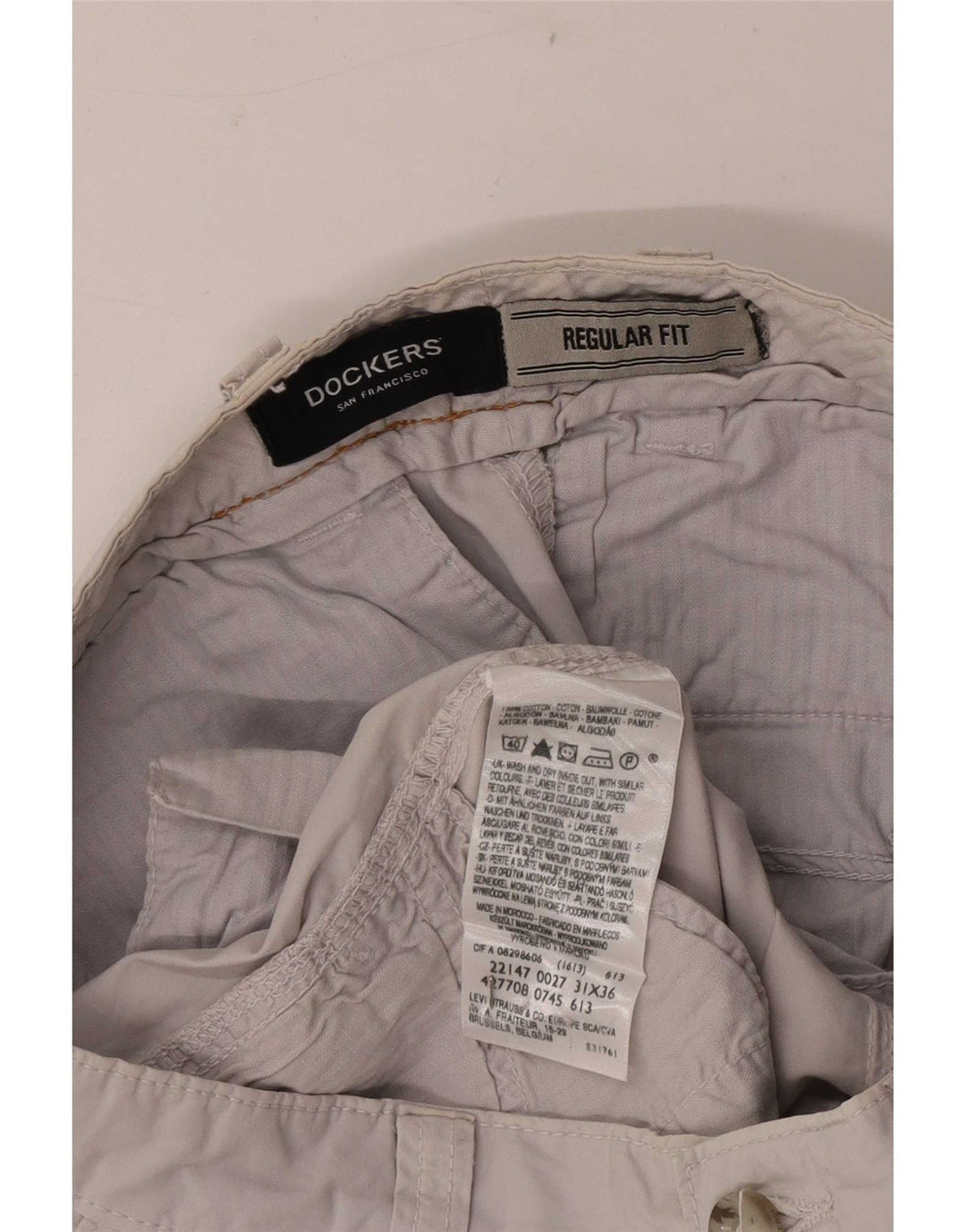 Dockers Herren-Chinohose mit normaler Passform, W31 L32, graue Baumwolle