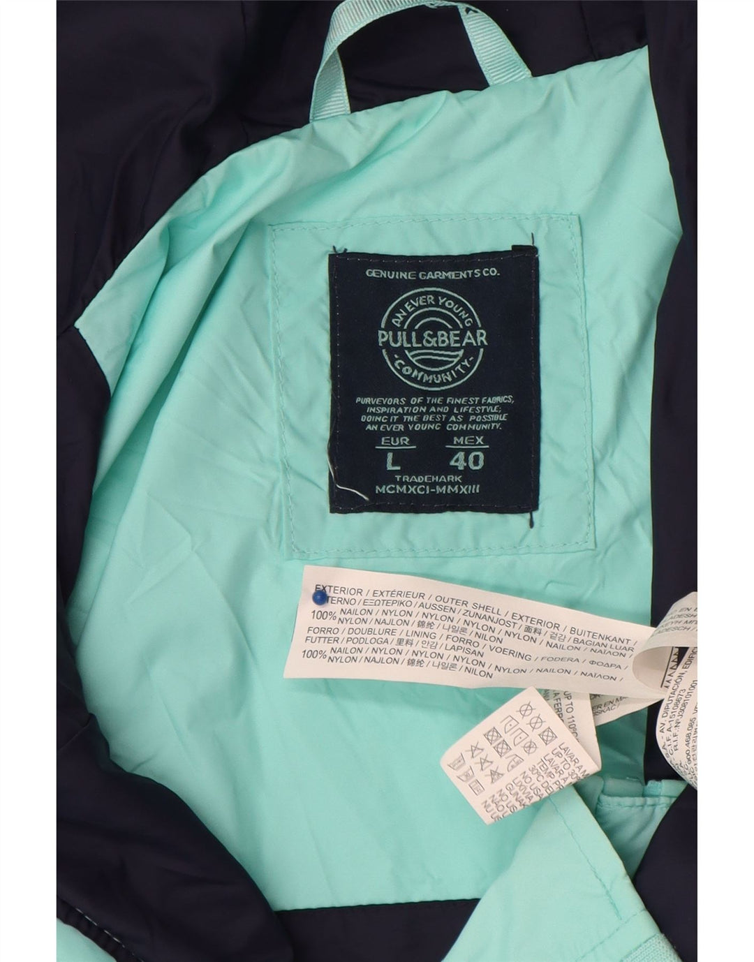 Pull & Bear Herren-Regenjacke mit Kapuze, UK 40, Größe L, türkisfarbenes Colourblock-Nylon