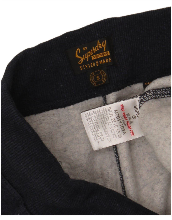 SUPERDRY Herren-Trainingsanzughose mit grafischem Muster, Größe S, marineblaue Baumwolle