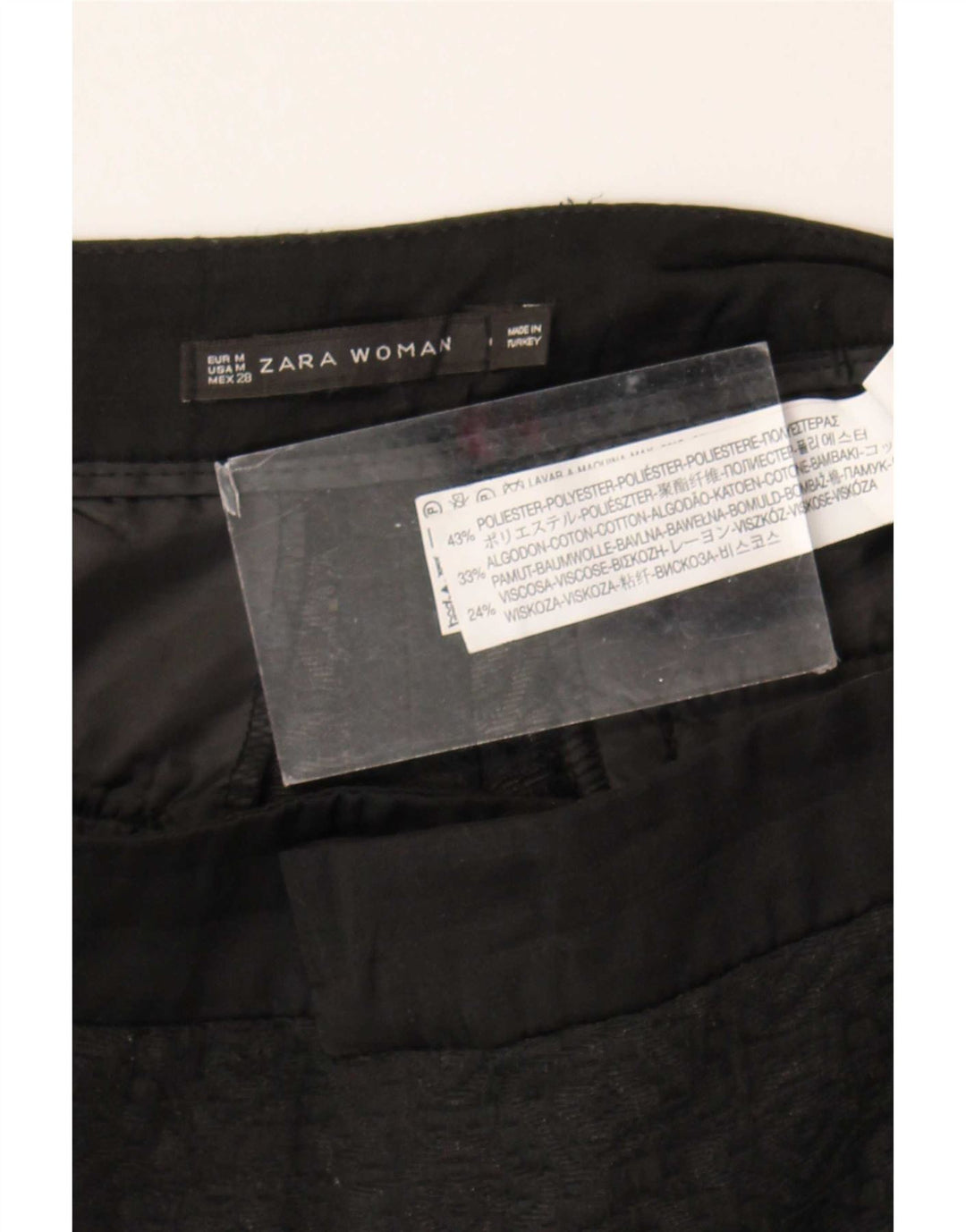 Schmale, verkürzte Damenhose von Zara, mittelgroß, W28, L25, schwarz geflecktes Polyester