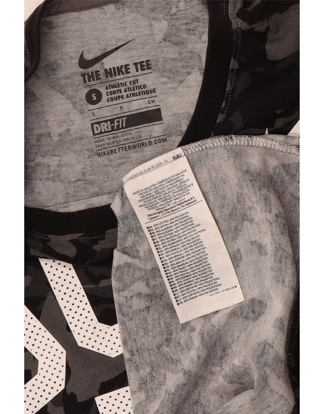 NIKE Herren-T-Shirt mit sportlichem Schnitt und Grafik, Größe S, Schwarz, Camouflage-Baumwolle