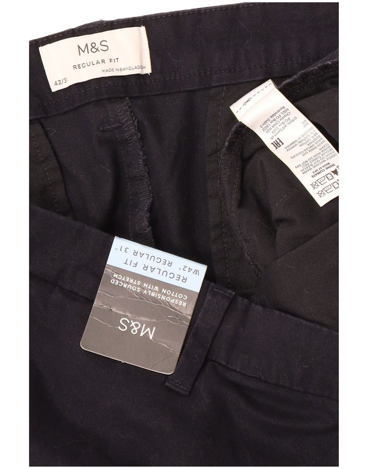 Marks & Spencer Herren-Chinohose mit normaler Passform und gerader Passform, W42 L31, Marineblau