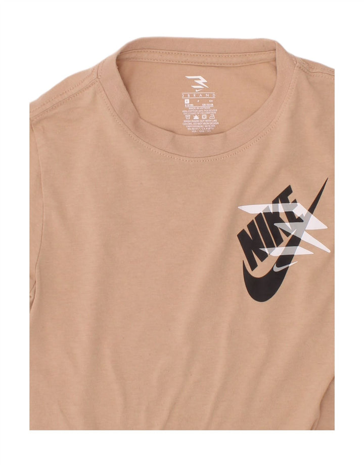 Nike Jungen T-Shirt mit Grafik, 8–9 Jahre, Größe S, Beige