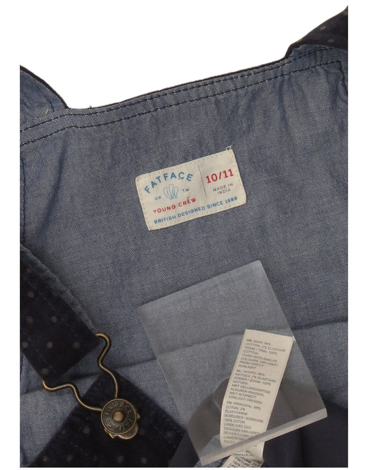 FAT FACE Latzrock für Mädchen, 10–11 Jahre, W26, marineblau gepunktete Baumwolle